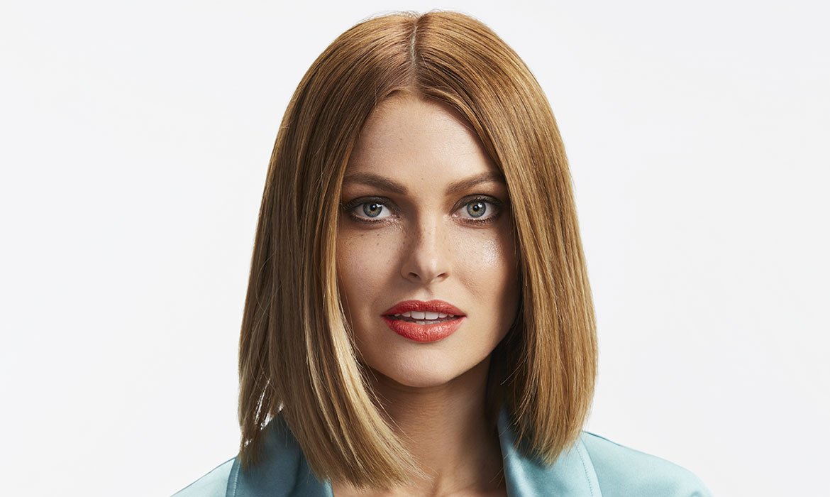 Caroline Receveur presume de un corte de pelo Flob perfecto y cuidado. ¿Tú también quieres? Pues no lo dudes y acude a los productos de fijación de L’Oréal Paris.
